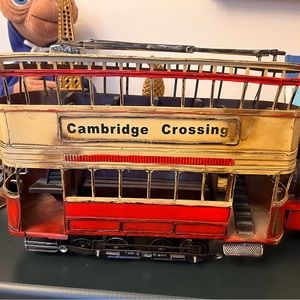 Metal train set of 3